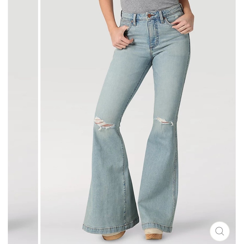 Wrangler Retro Premium High Rise Destructed trumpet flare jeans size 27/30